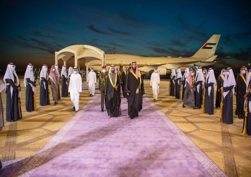 محمد بن راشد يصل الرياض لترؤس وفد الدولة في القمة الخليجية