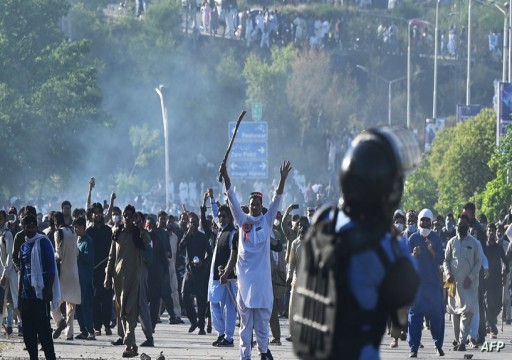 باكستان.. الجيش ينتشر لمواجهة مظاهرات مؤيدة لعمران خان