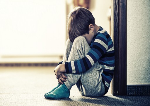 دراسة: صدمات الطفولة تفاقم الاكتئاب مع تقدم العمر