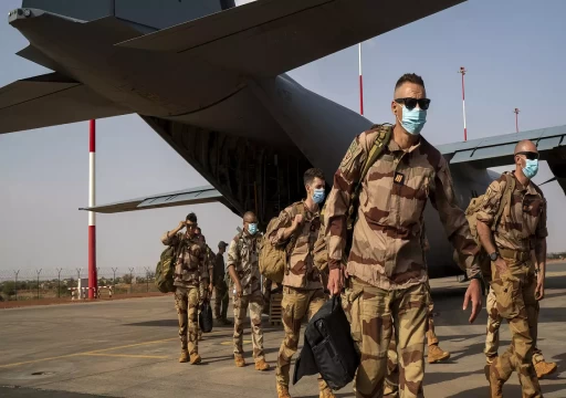 فرنسا تسحب آخر جندي من مالي تحت ضغط السخط الرسمي والشعبي