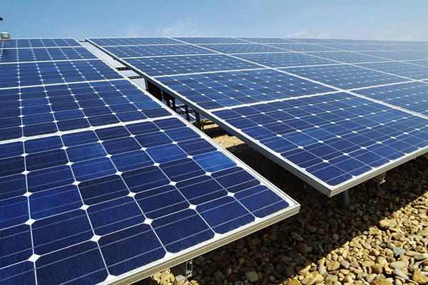 دول الخليج تخطط لاستثمار 100 مليار دولار سنوياً في الطاقة المتجددة