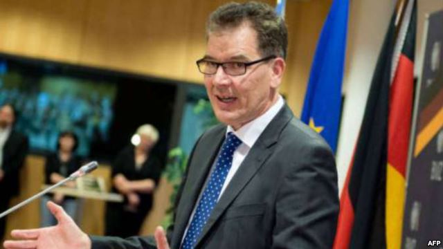 وزير ألماني يتهم قطر بتمويل "داعش"