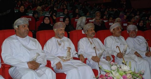 عُمان تحتفل بذكرى انطلاقتها الحديثة الرابعة والأربعين  